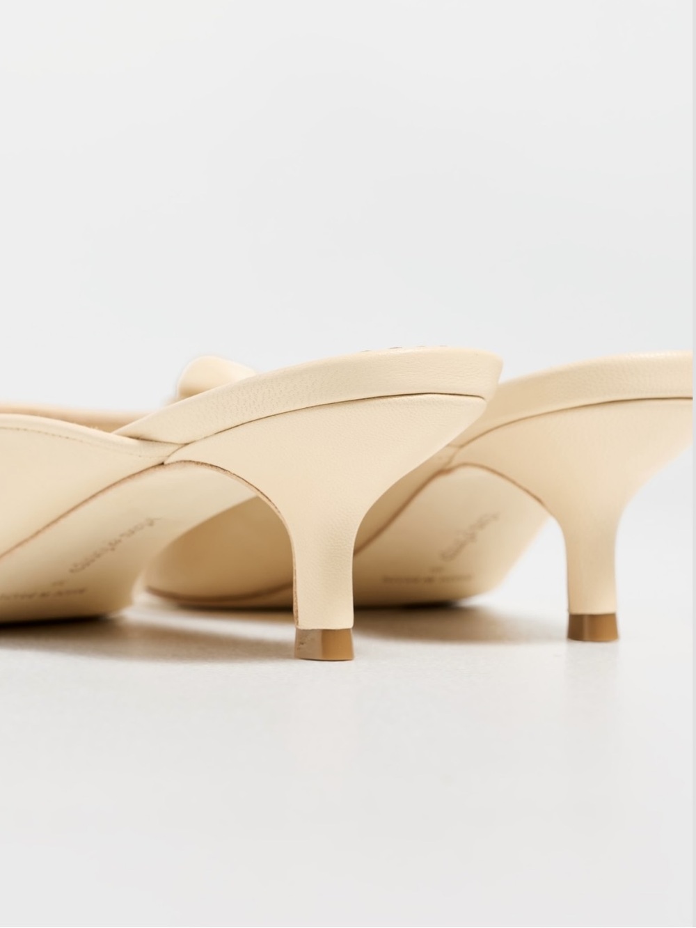 NEW Cinq à Sept Layla Knotted Rose Mule in Ivory - Picture 5 of 13